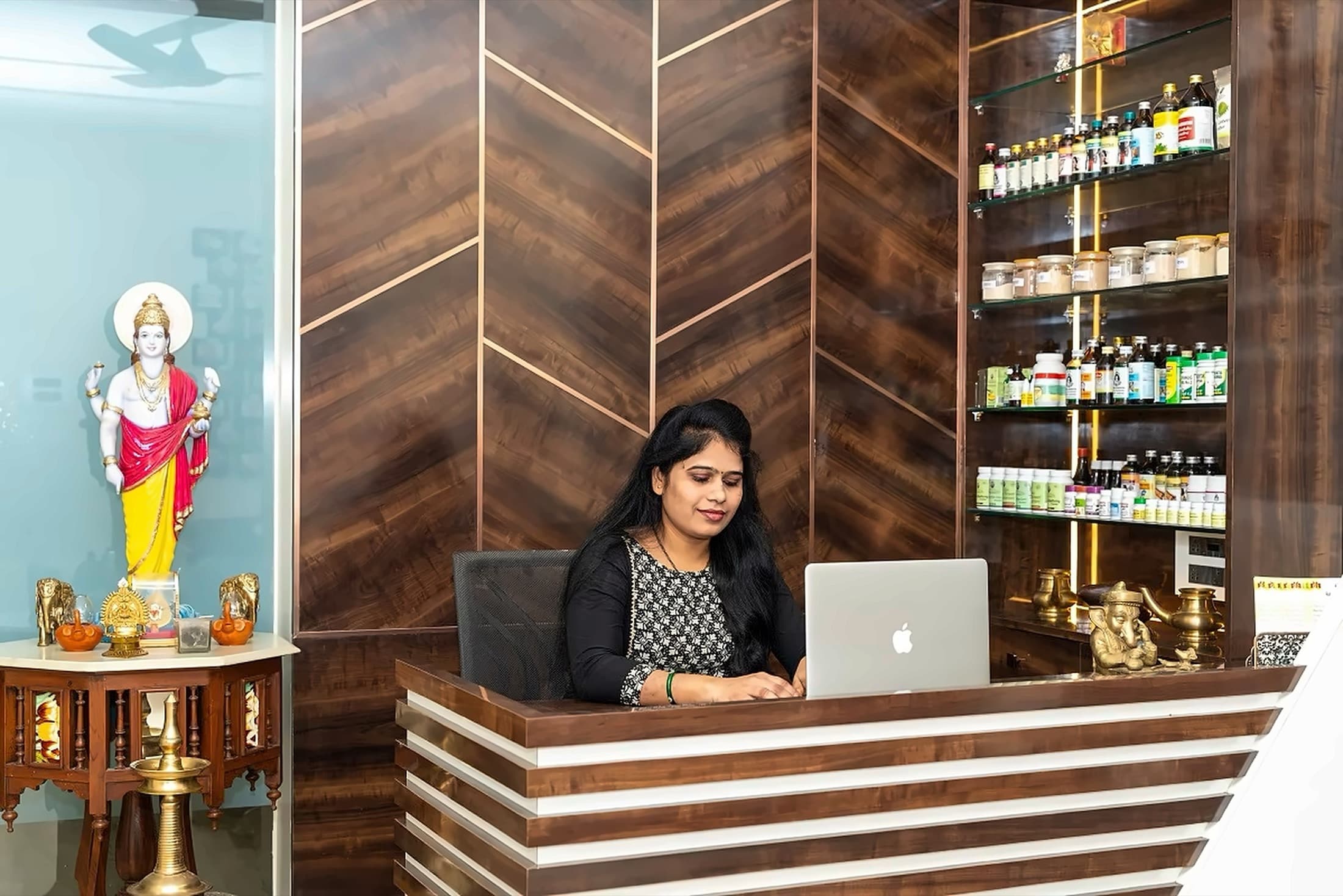 24-hour reception